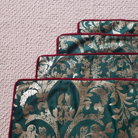 4 Robert Stanley Green Damask Placemats - Picture 4 of 9